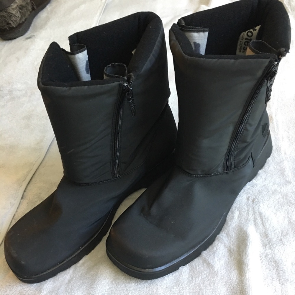 Totes Ladies Black Rain Boots w/ Heels